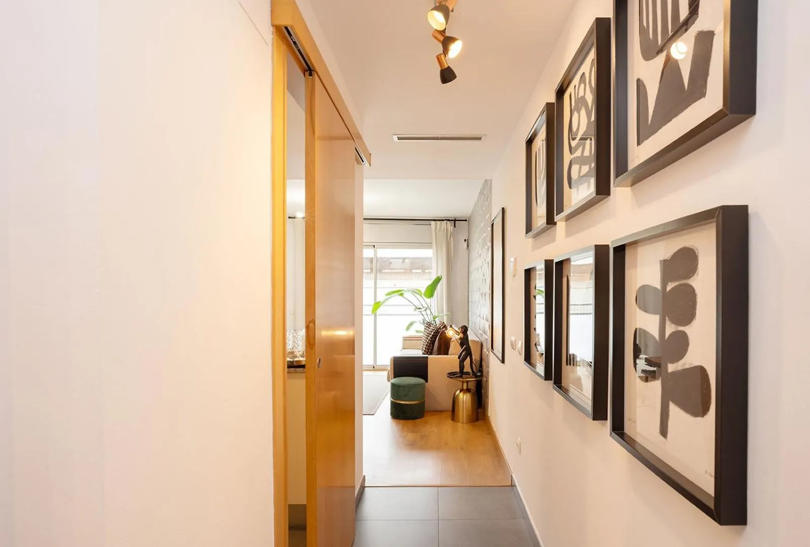 Modern Apartment Near Pl. Espana Barcelona