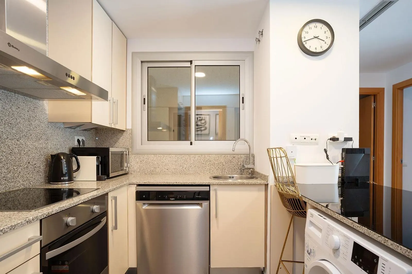 Modern Apartment Near Pl. Espana Barcelona