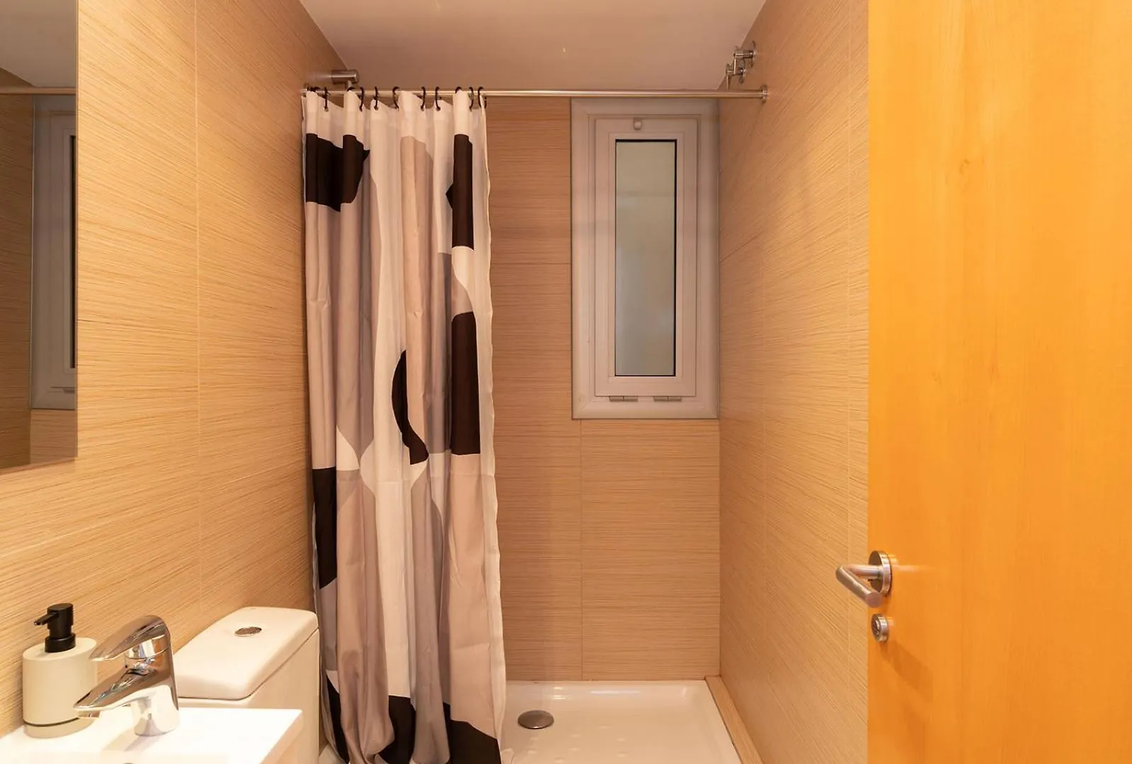 Modern Apartment Near Pl. Espana Barcelona